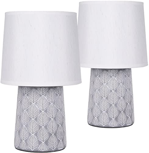 BRUBAKER 2er Set Tisch- oder Nachttischlampen - 33 cm - Grau - Keramik Lampenfüße - Blatt Ornamente - Leinen Schirme Weiß